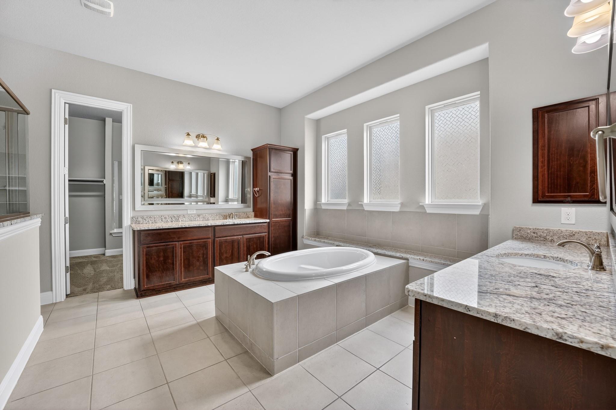 1009 Wolcott Dr Property Photo 5