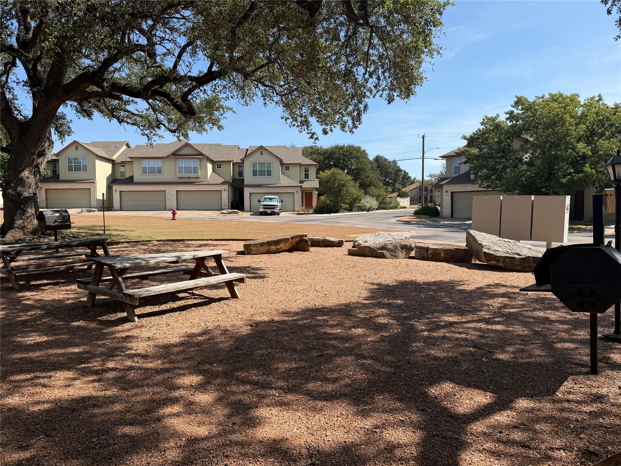 2410 Great Oaks Dr #701 Property Photo 3