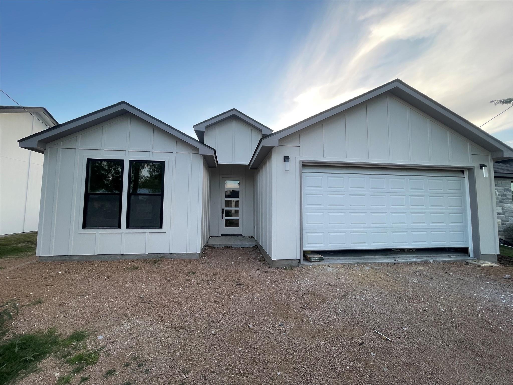 650 Birch Ln Property Photo 1