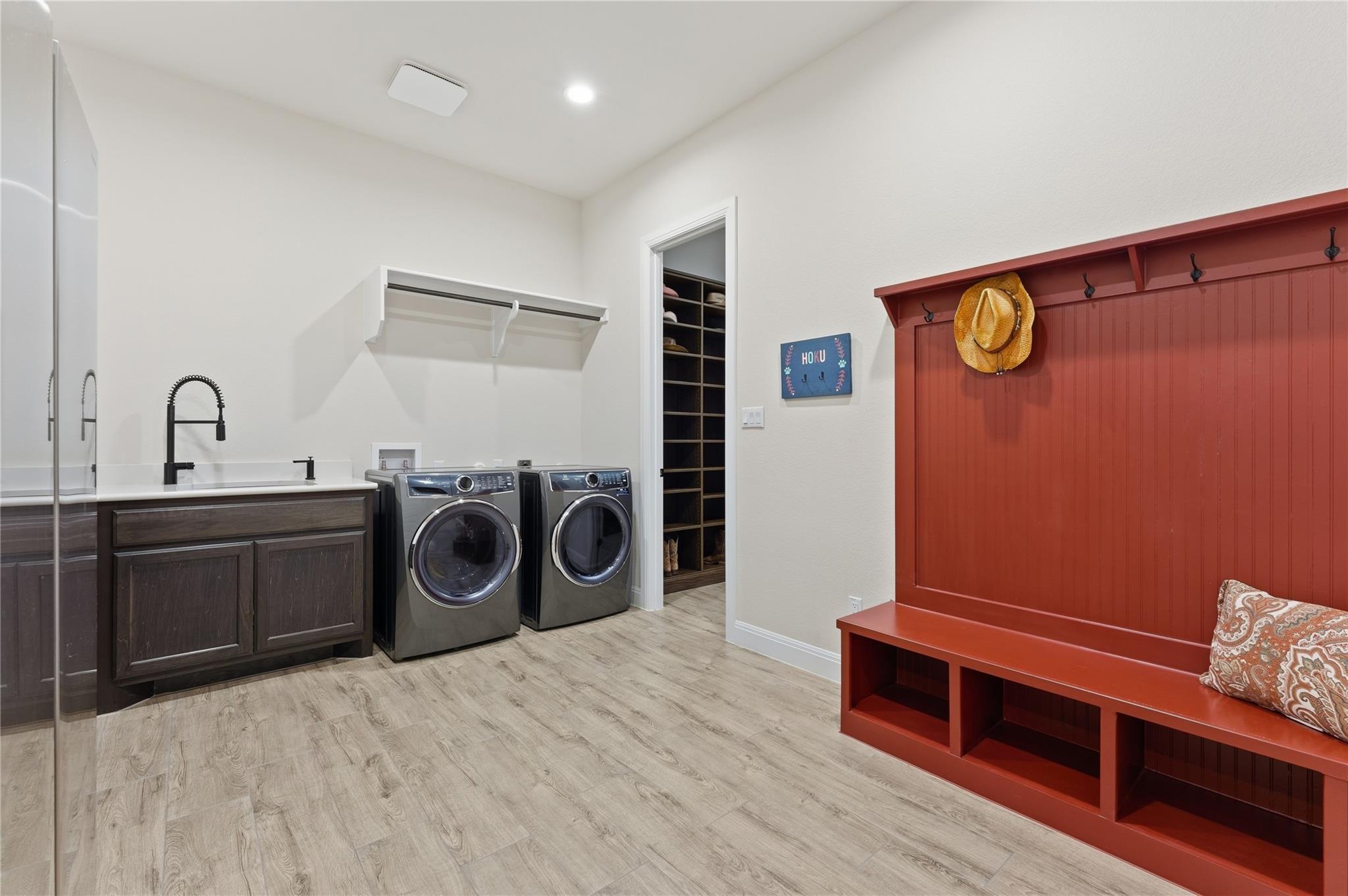 461 Crosswater Ln Property Photo 28