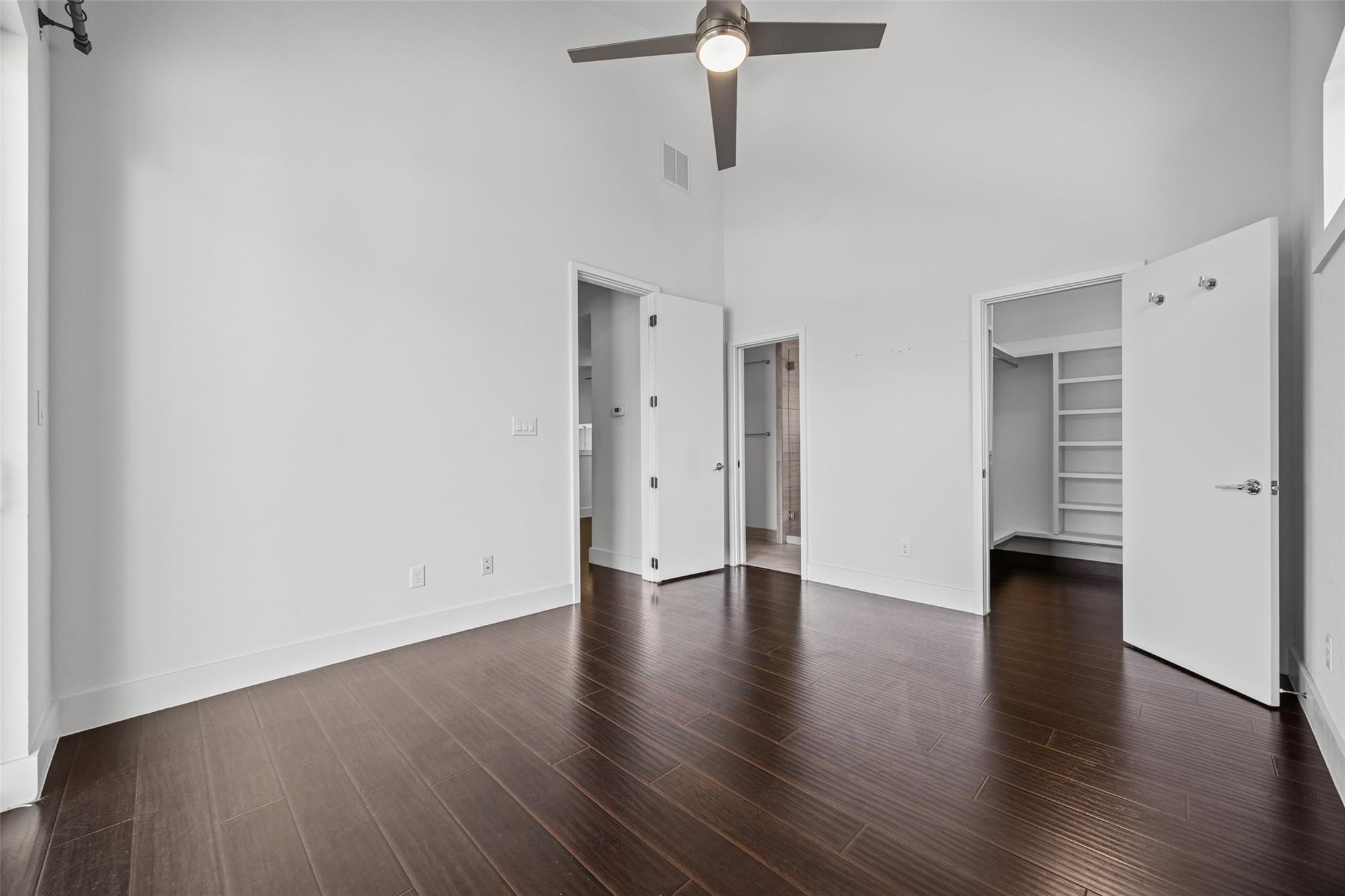 502 W 51st St #b Property Photo 16