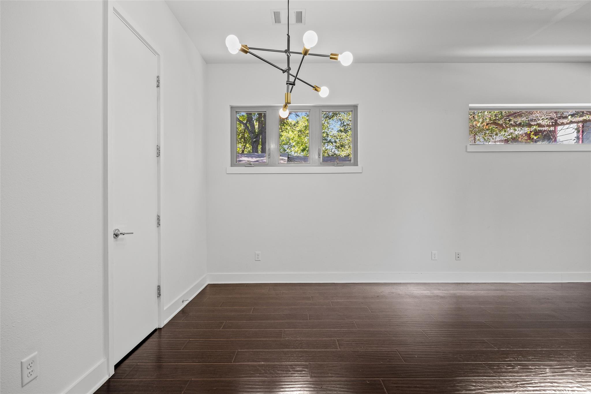 502 W 51st St #b Property Photo 20
