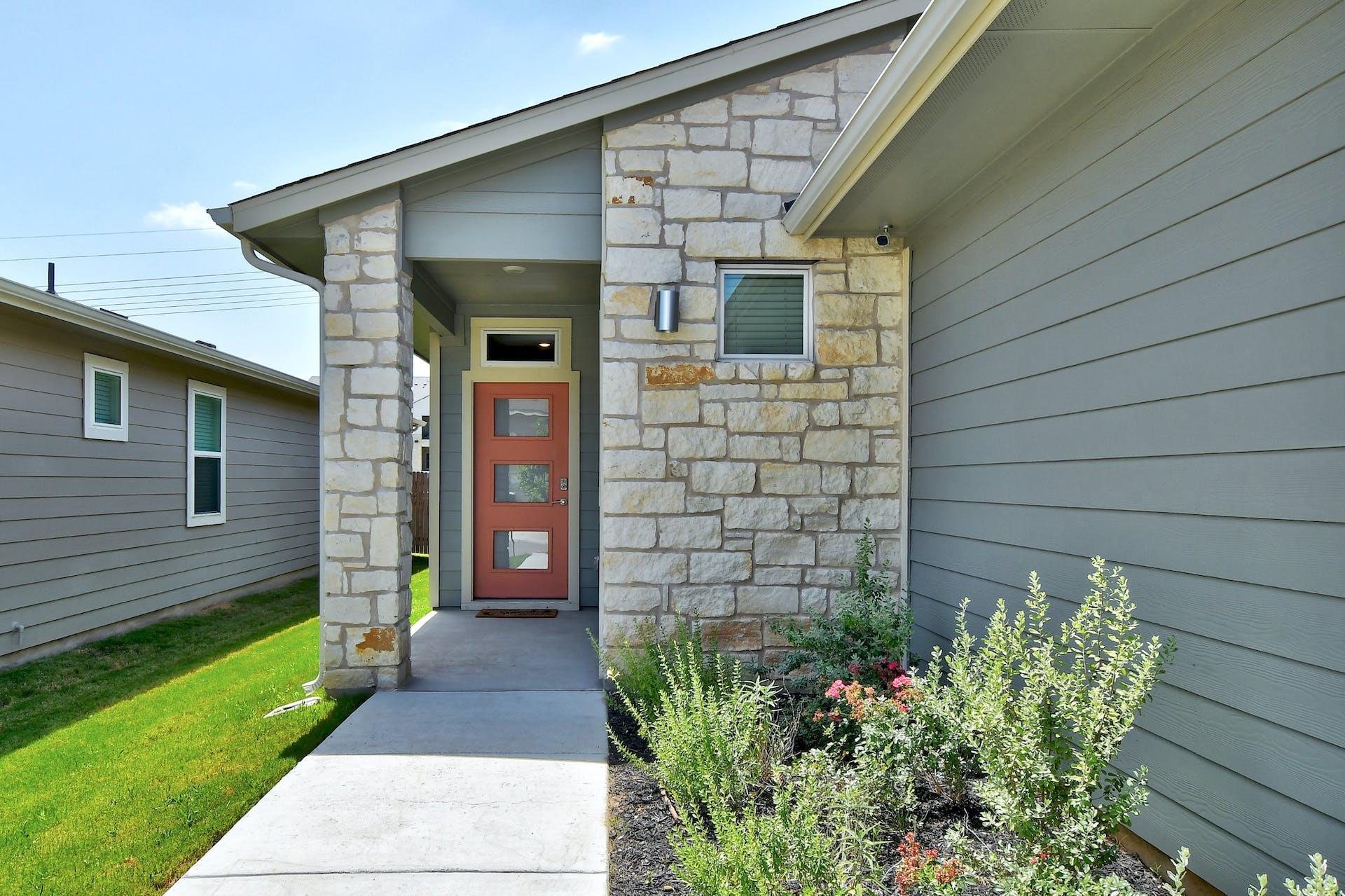 121 Fairfax Ave Property Photo 3