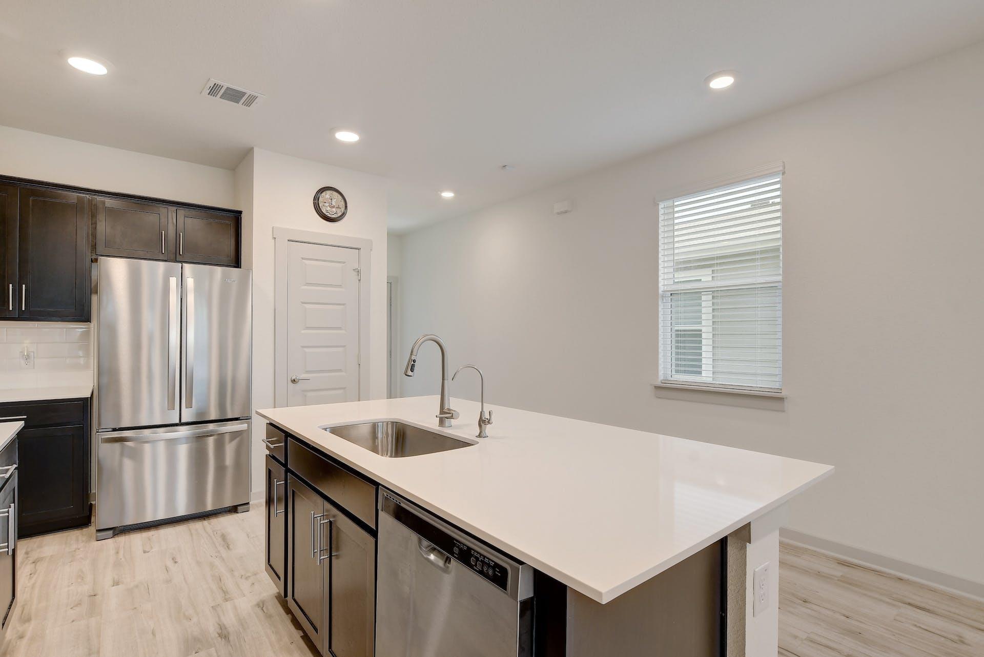 121 Fairfax Ave Property Photo 10