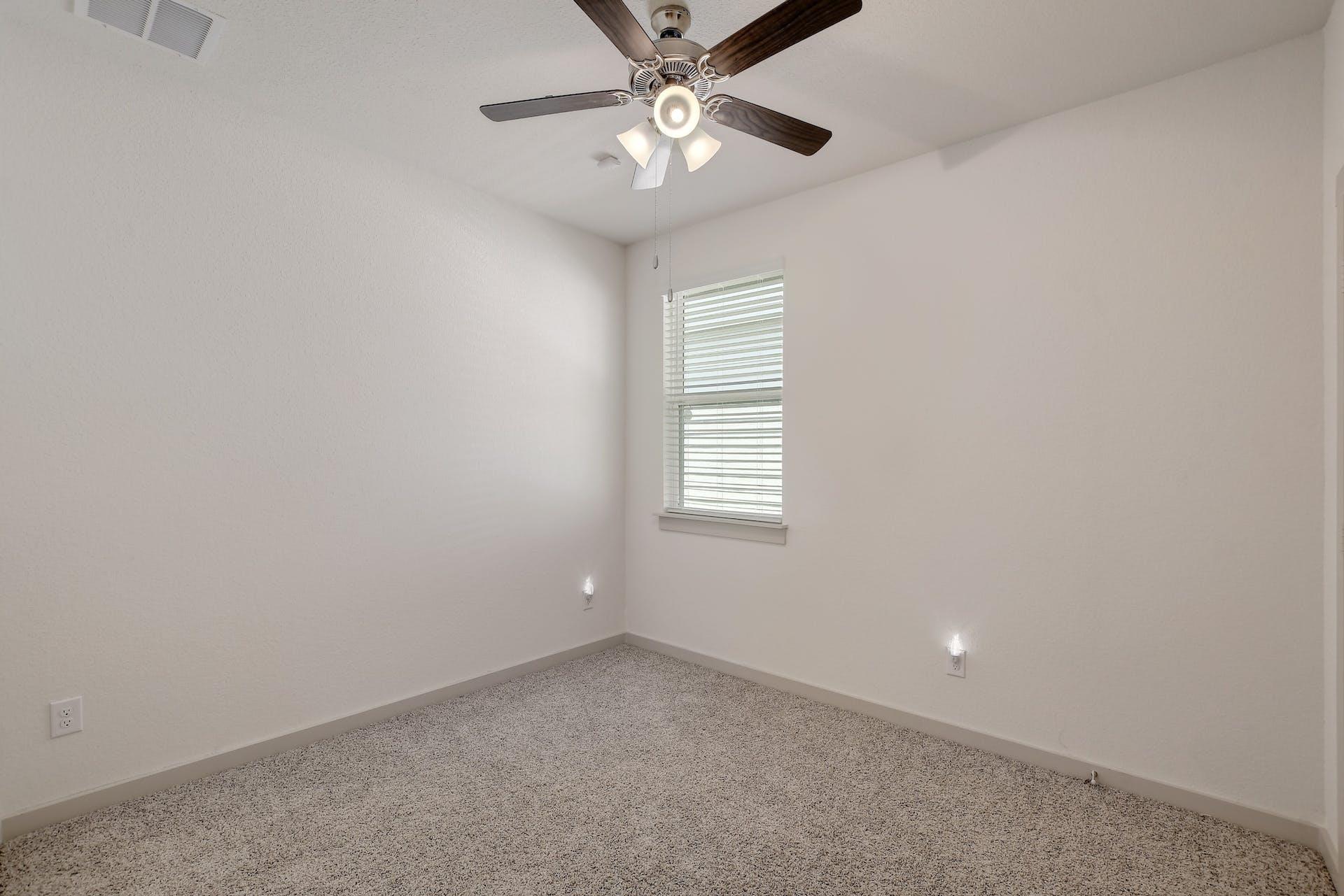 121 Fairfax Ave Property Photo 17