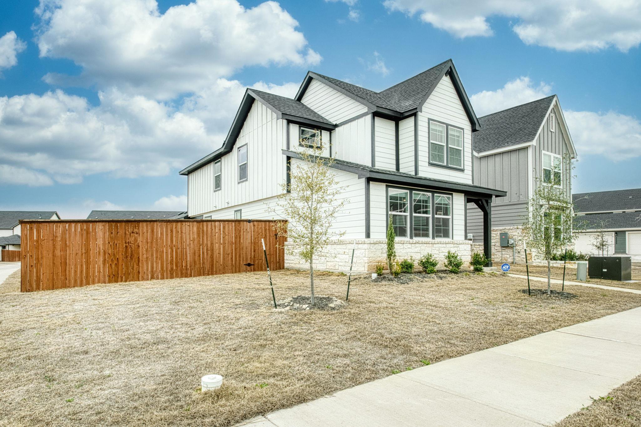 2516 Liam Aurora Ln Property Photo 1
