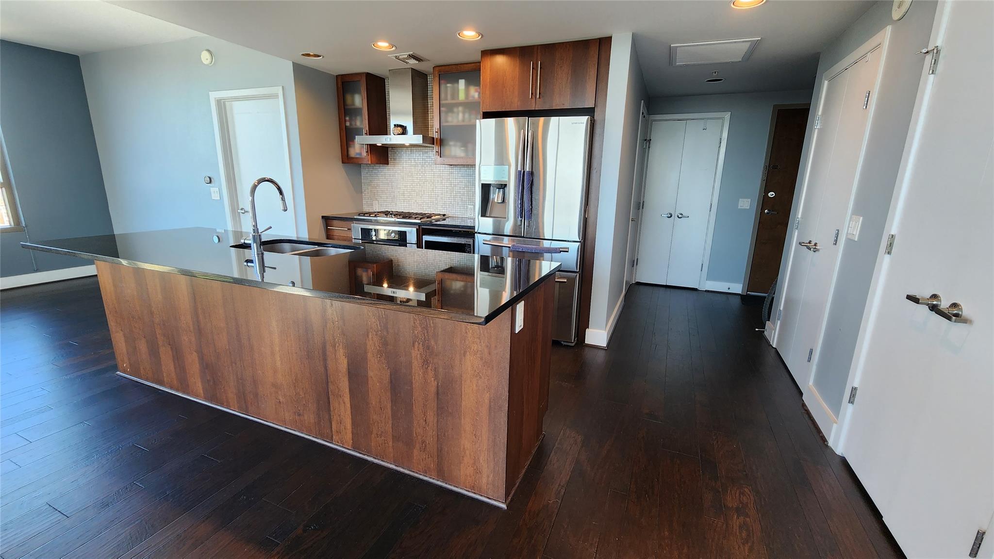 300 Bowie St #1305 Property Photo 6