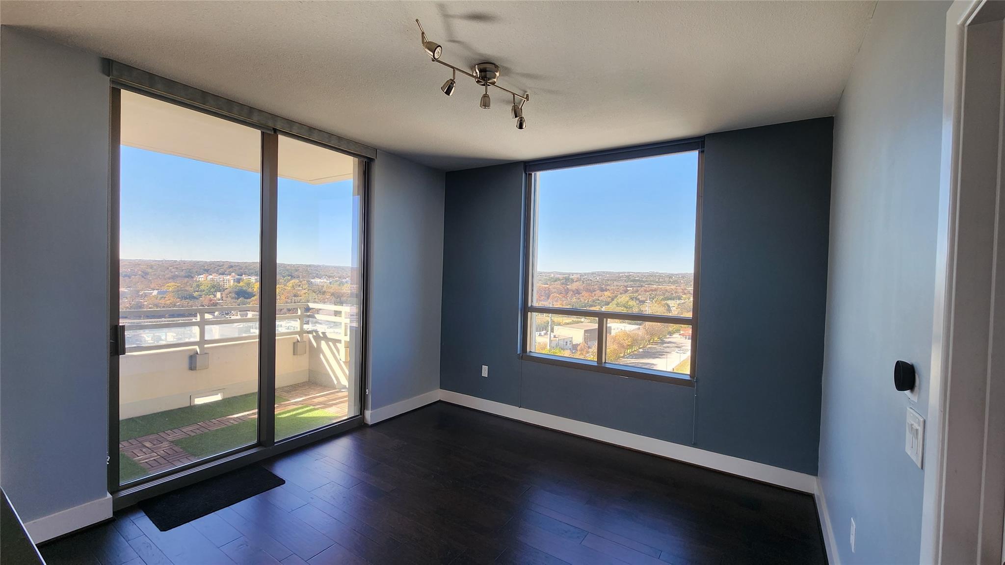 300 Bowie St #1305 Property Photo 8