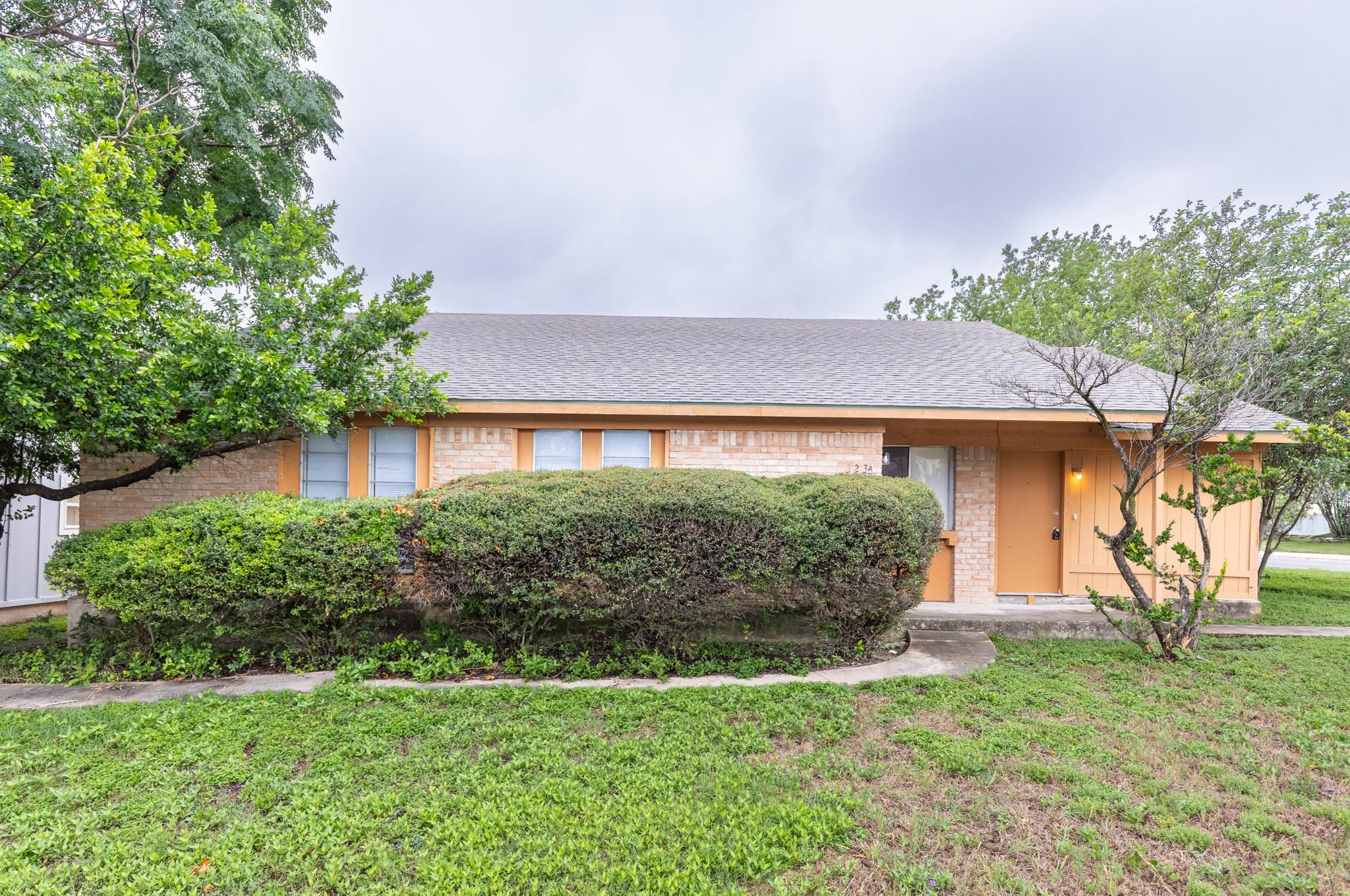 323 W William Cannon Dr #b Property Photo 1