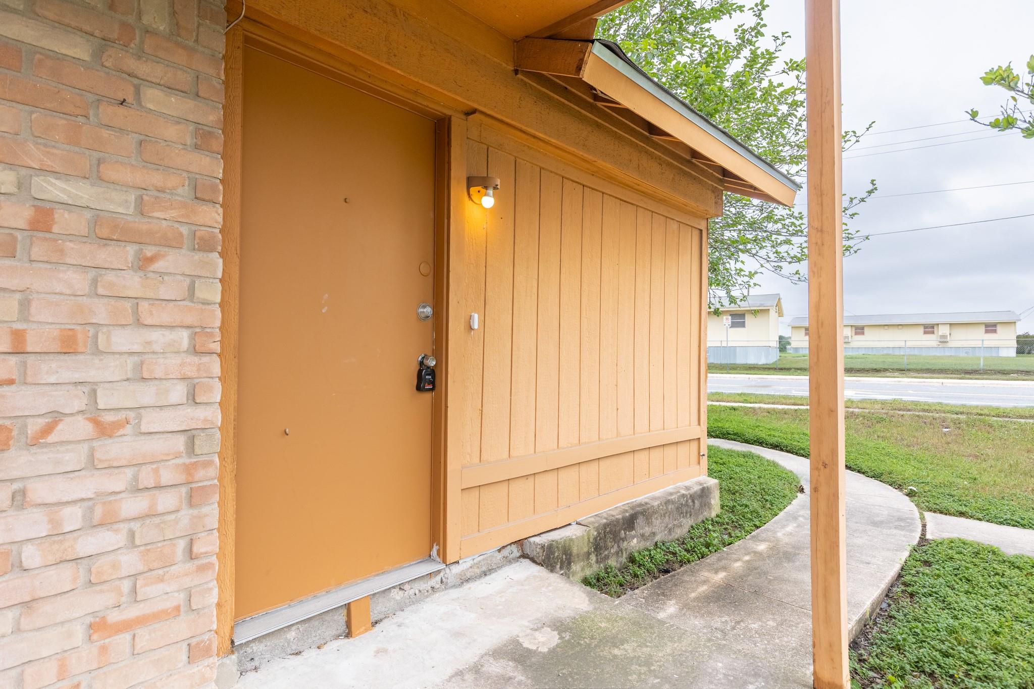 323 W William Cannon Dr #b Property Photo 3