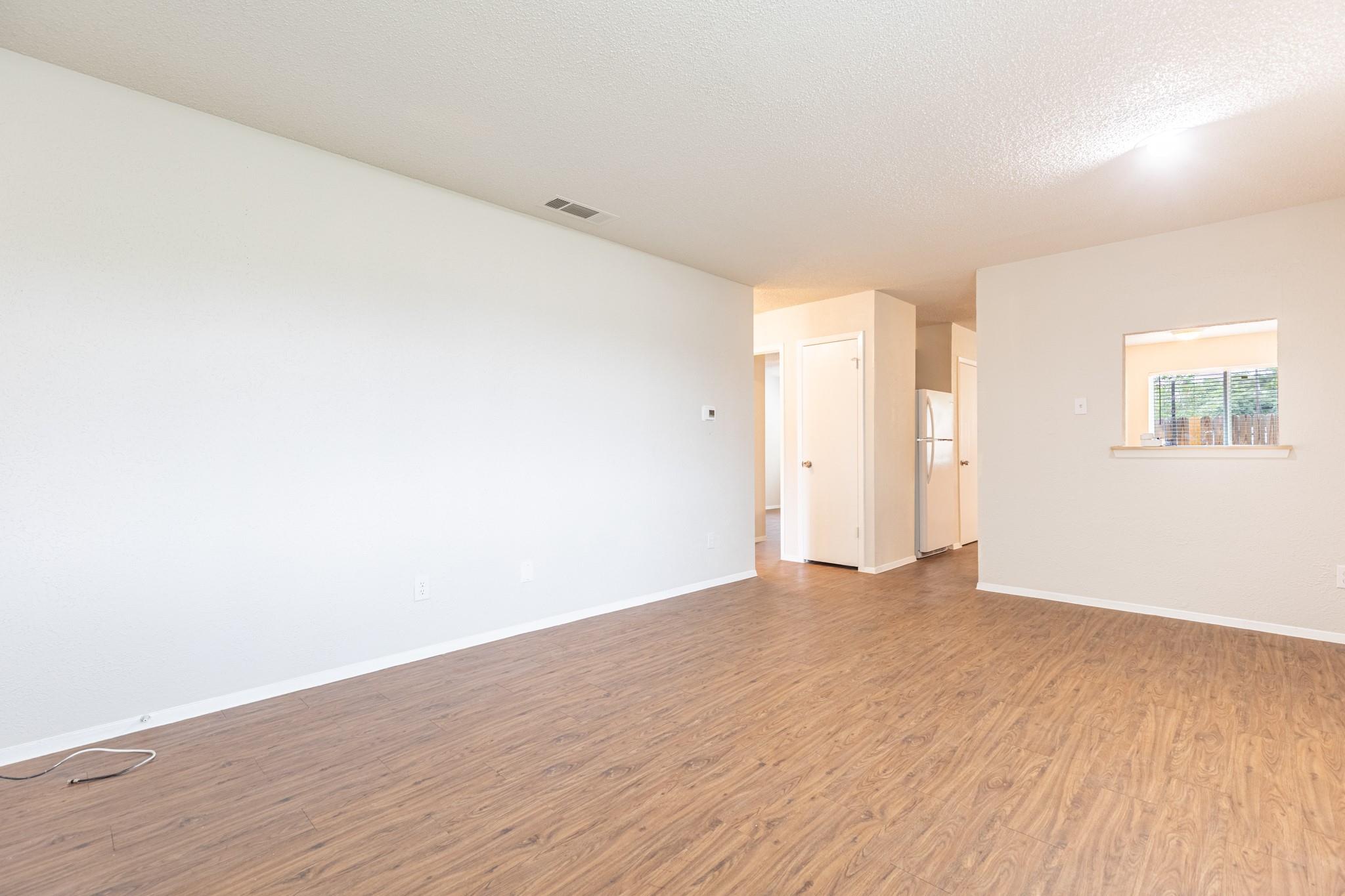 323 W William Cannon Dr #b Property Photo 5