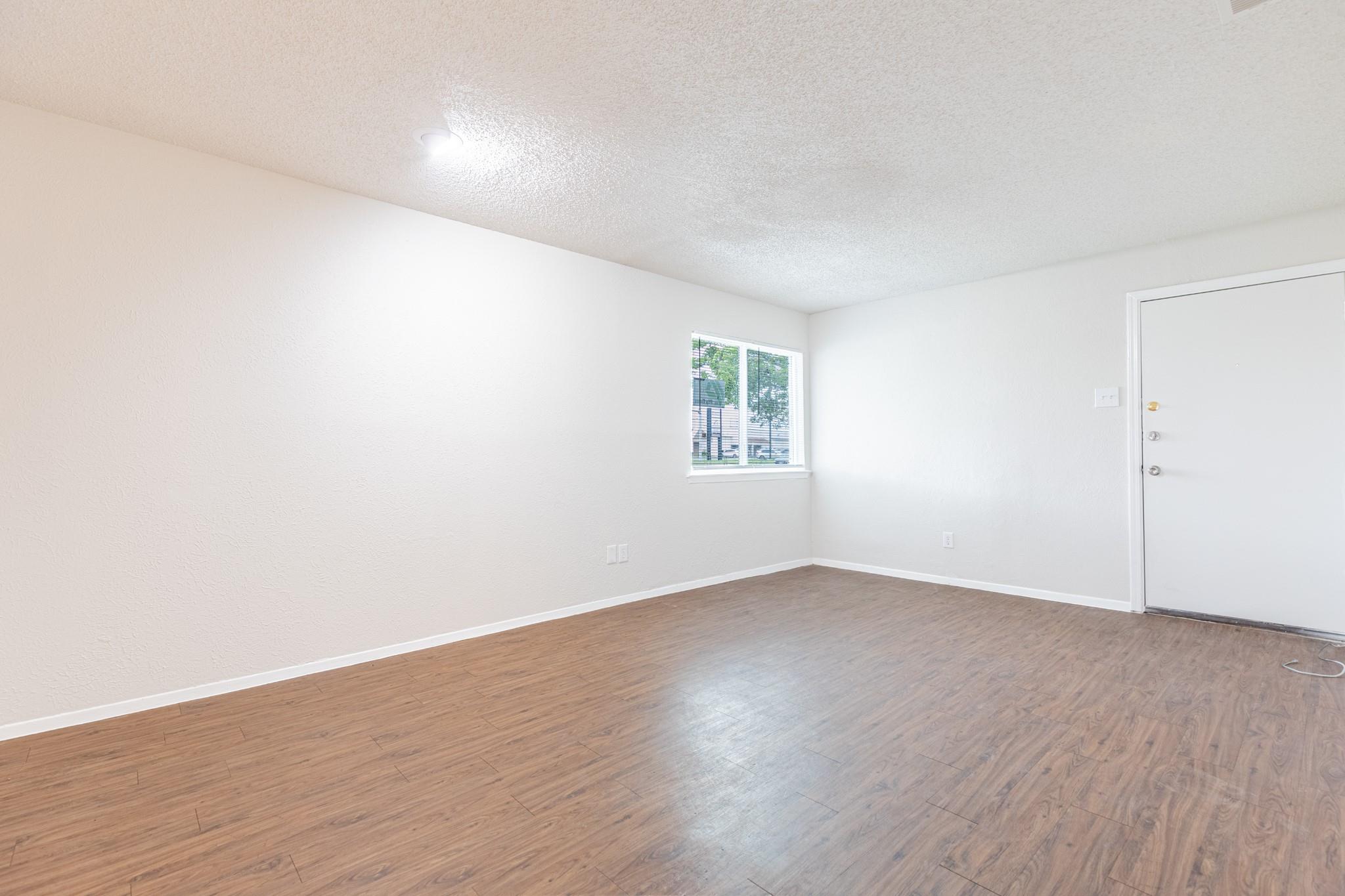323 W William Cannon Dr #b Property Photo 7