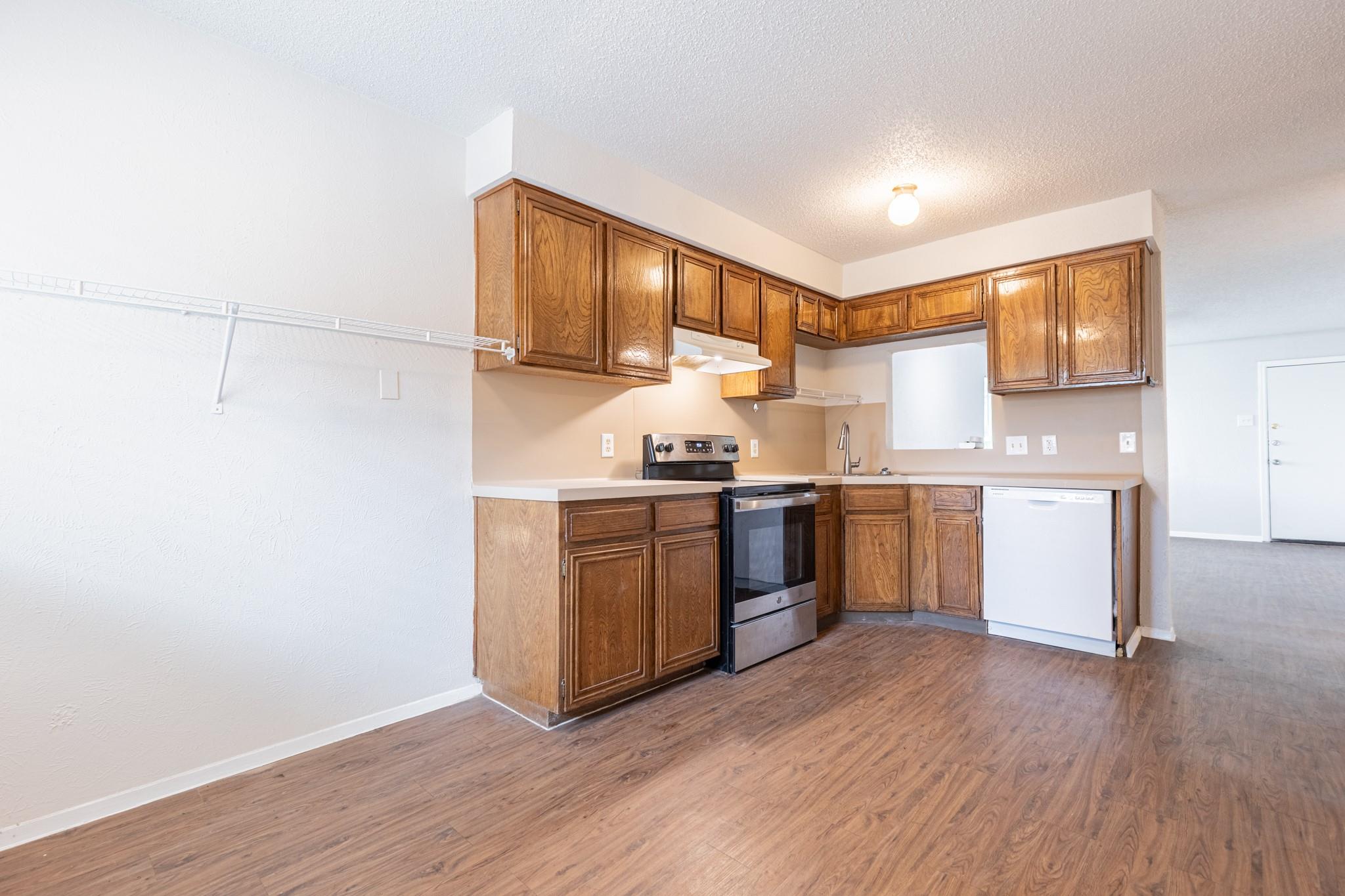 323 W William Cannon Dr #b Property Photo 10