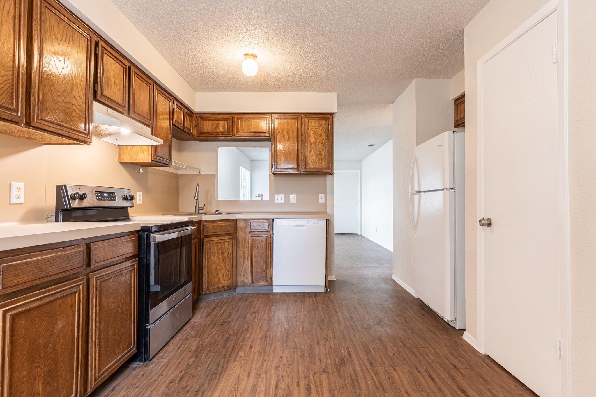 323 W William Cannon Dr #b Property Photo 12