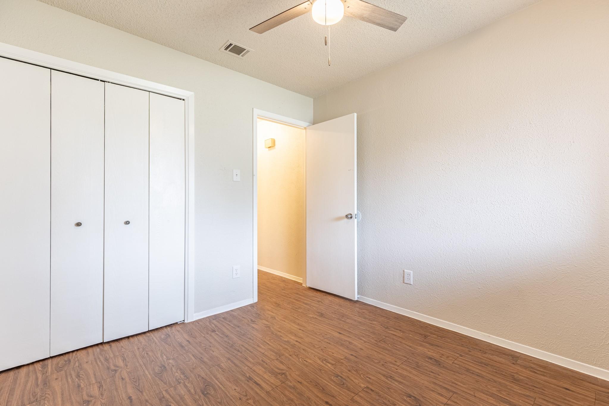 323 W William Cannon Dr #b Property Photo 16