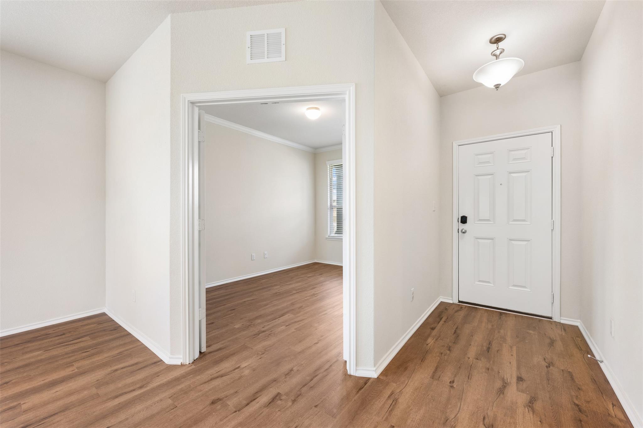 2204 Cliffbrake Way Property Photo 4