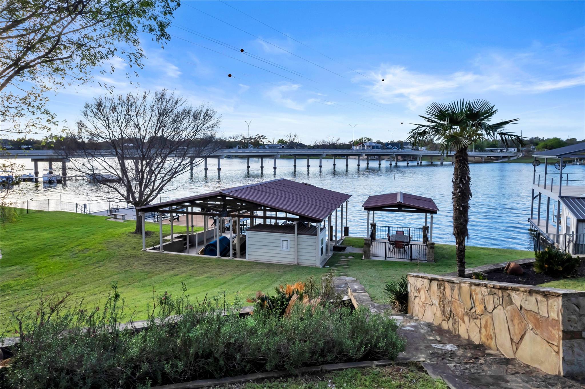 202 Bridgepoint Dr Property Photo 33