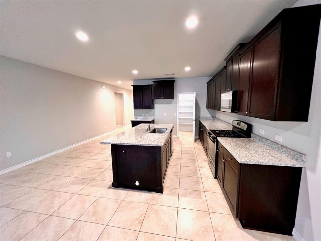 5717 Lehman Way Property Photo 5