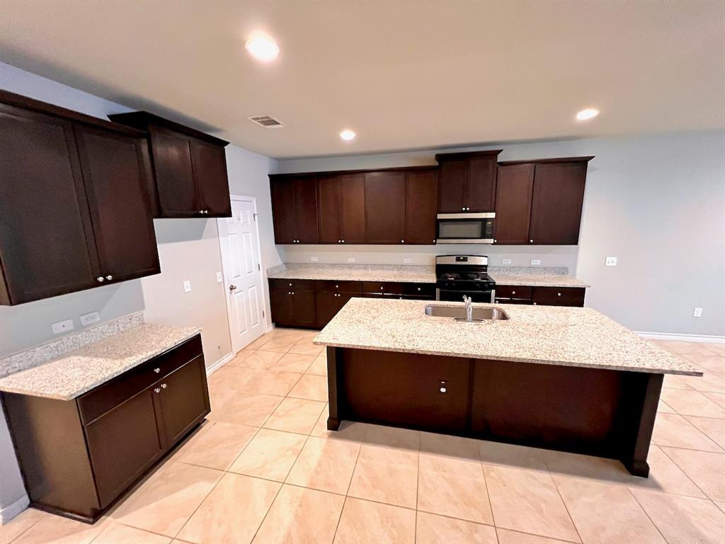 5717 Lehman Way Property Photo 6
