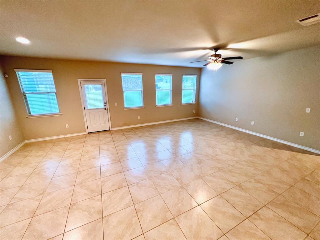5717 Lehman Way Property Photo 10