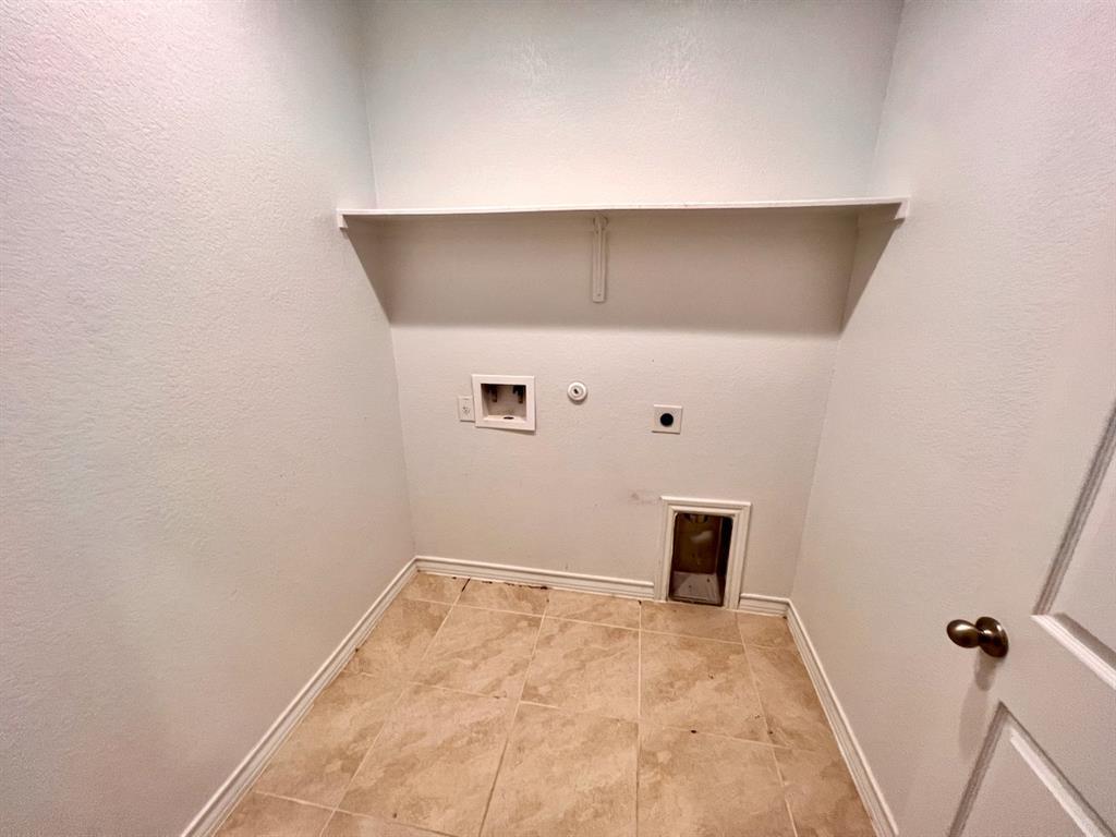 5717 Lehman Way Property Photo 11