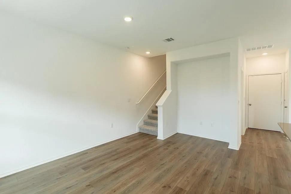 7104 Spotted Leaf Way Property Photo 10