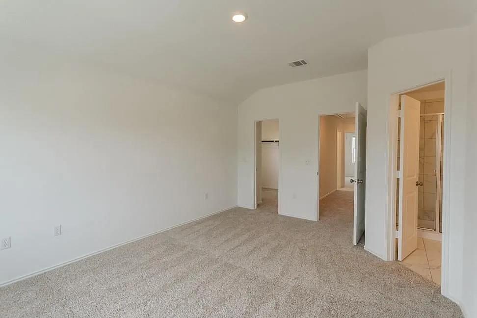 7104 Spotted Leaf Way Property Photo 19