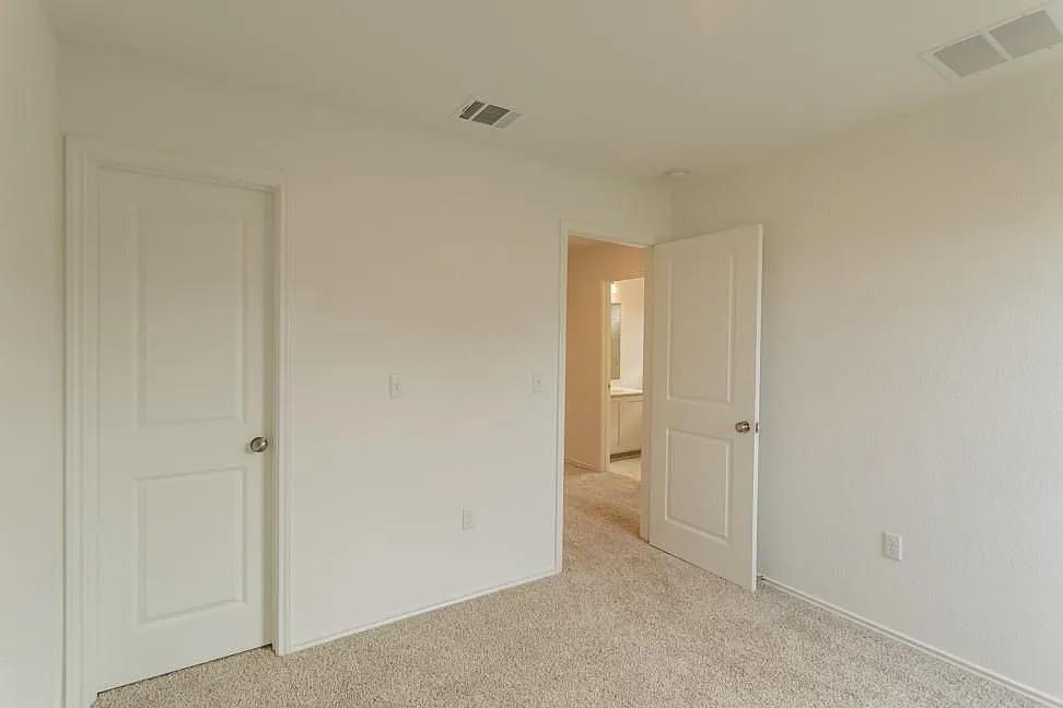 7104 Spotted Leaf Way Property Photo 26