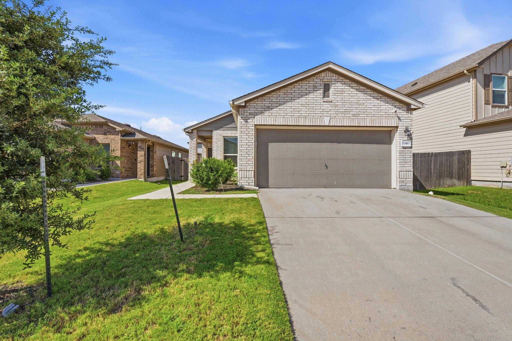 13413 Abigail Adams St Property Photo 3