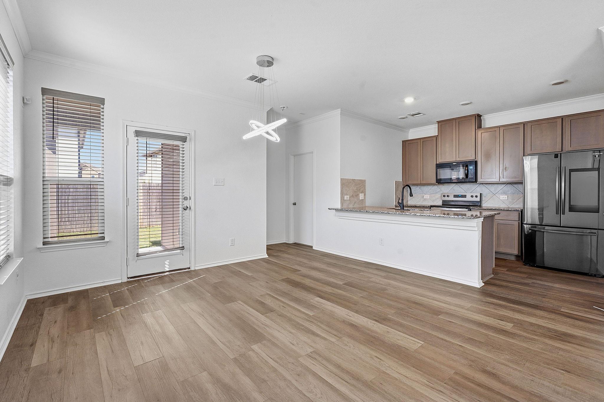 13413 Abigail Adams St Property Photo 4