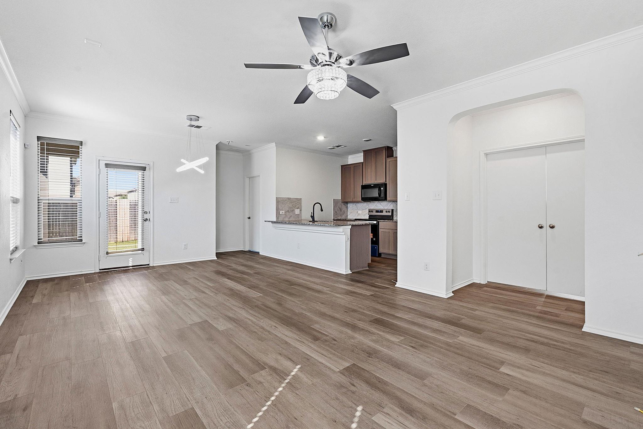 13413 Abigail Adams St Property Photo 5