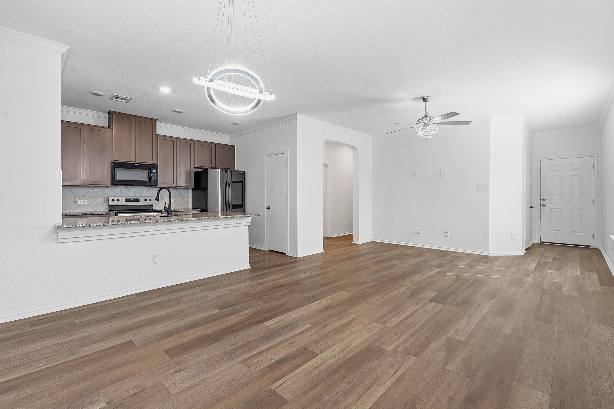 13413 Abigail Adams St Property Photo 6