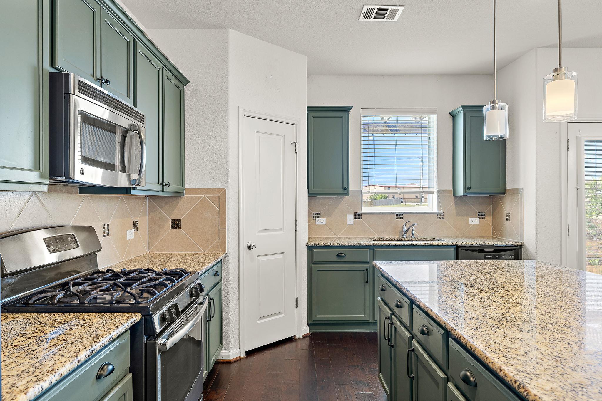 5628 Corsica Loop Property Photo 9
