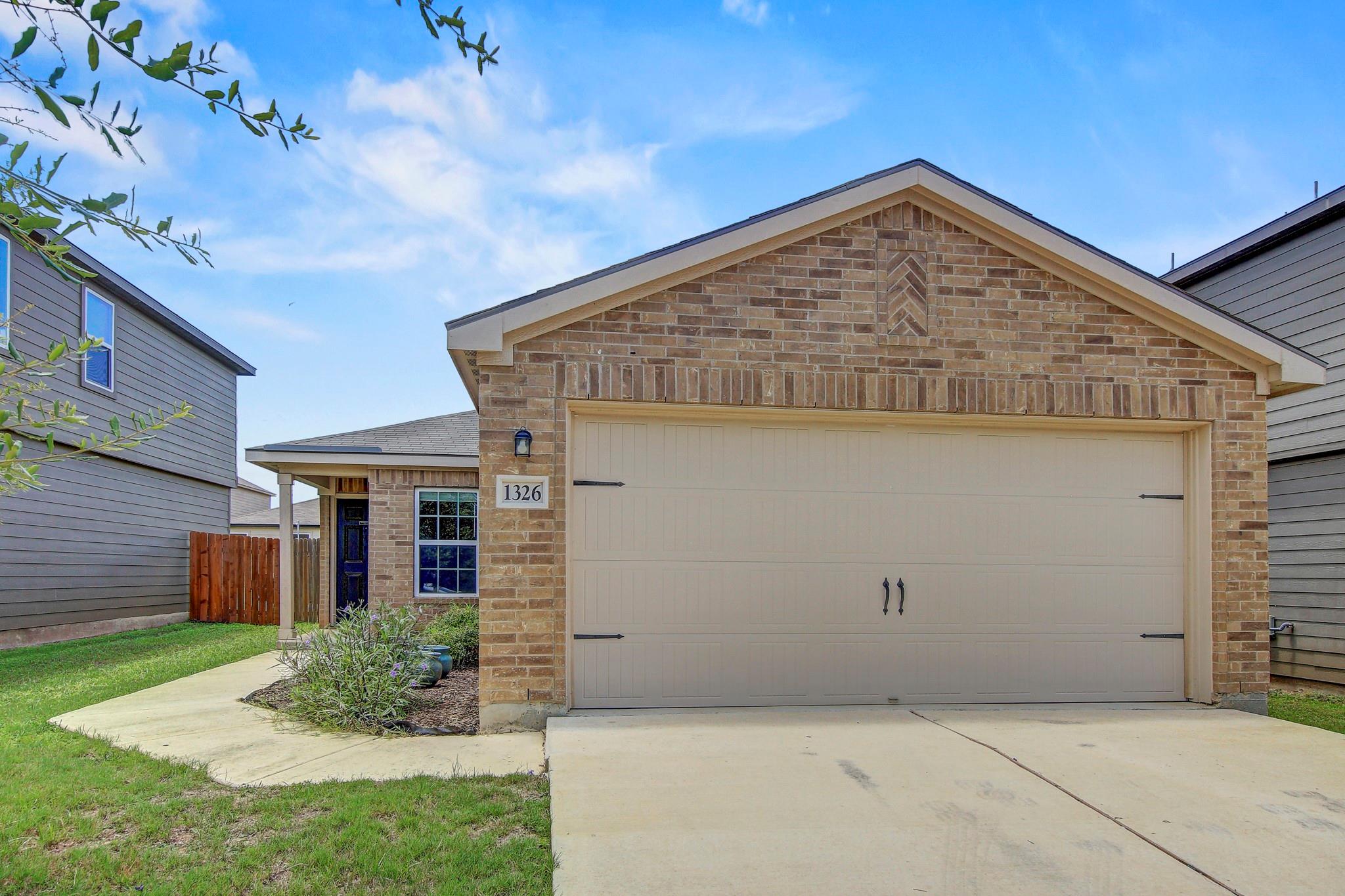 1326 Amy Dr Property Photo 1