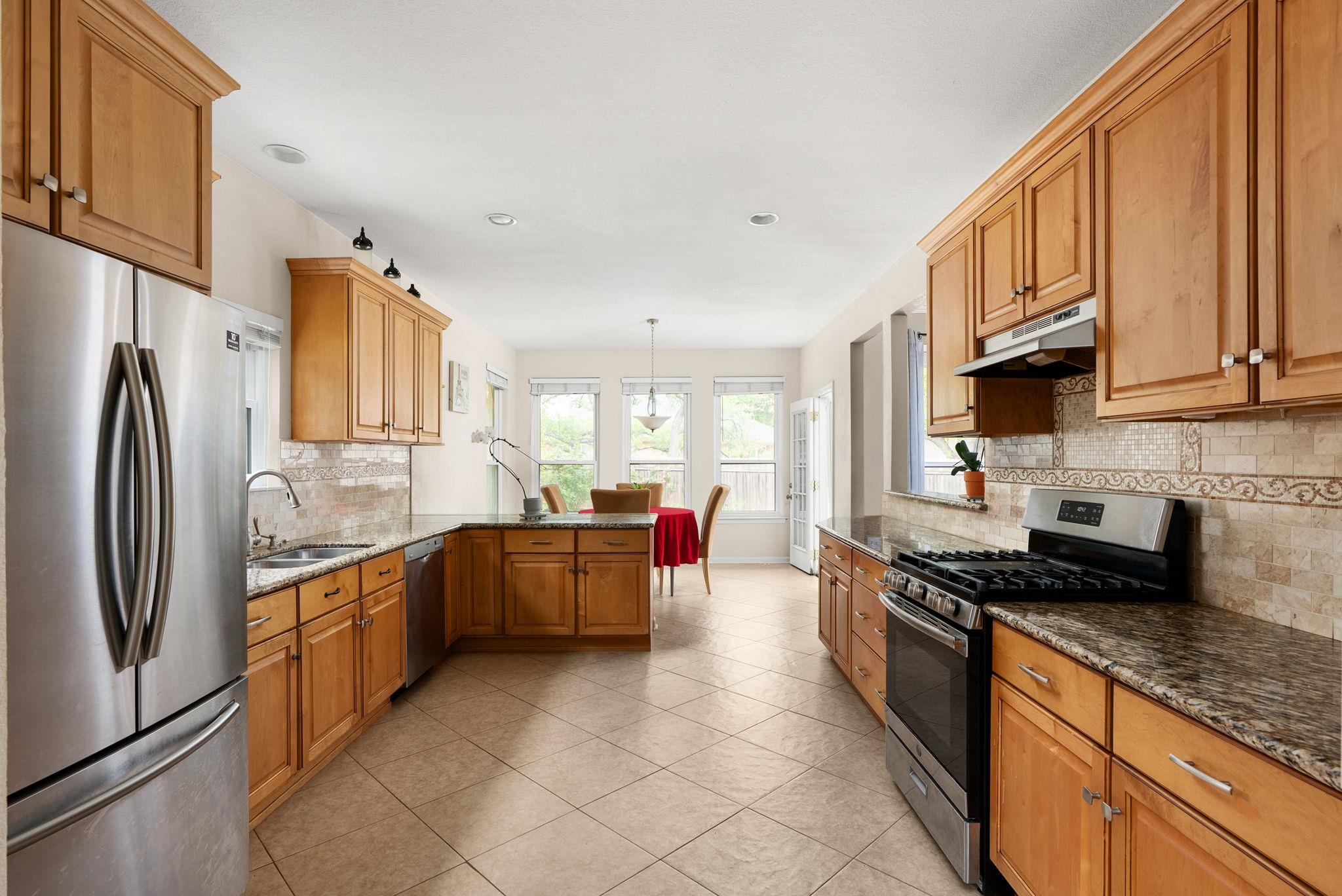 12528 E Labrador Cv Property Photo 10