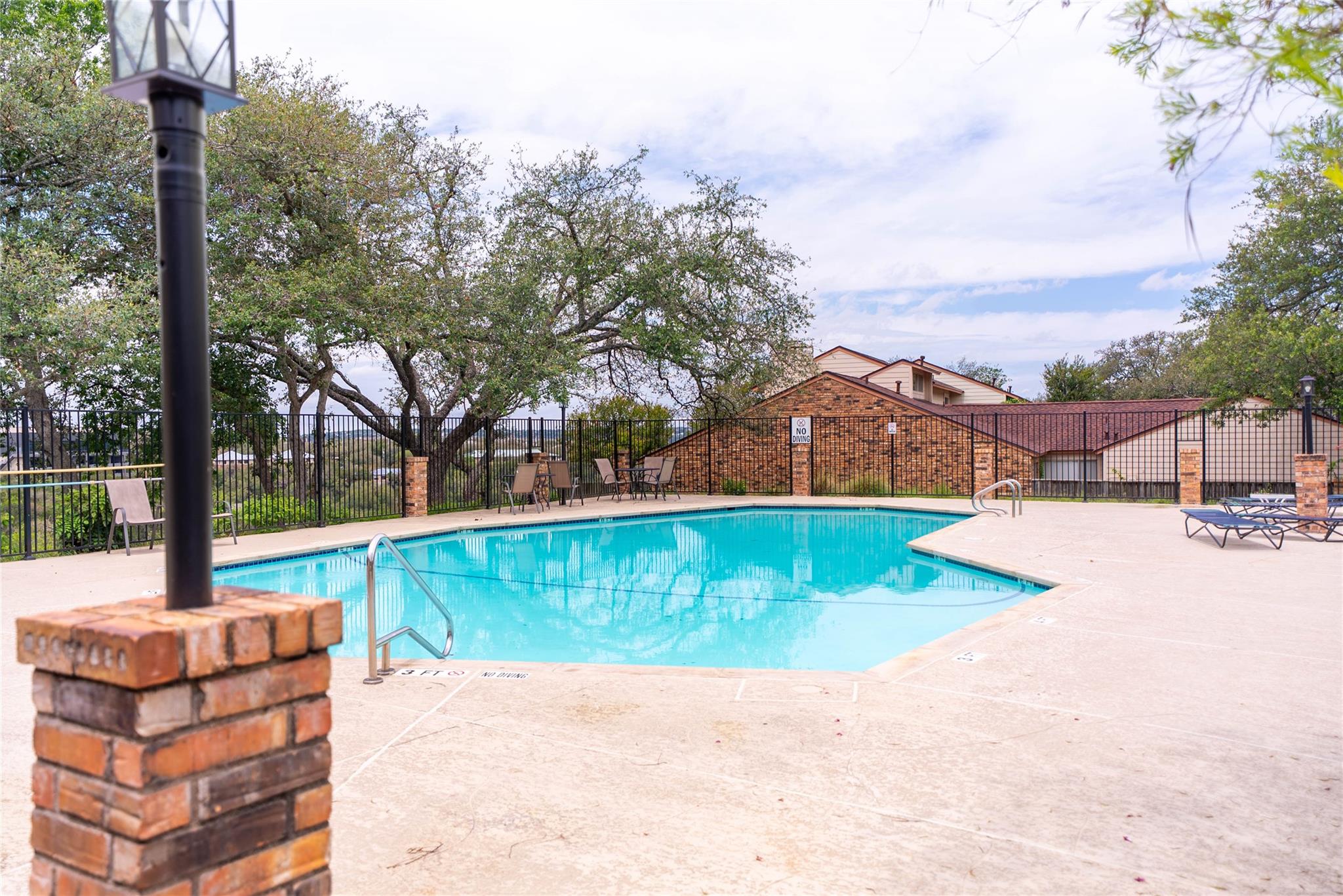8403 Ardash Ln Property Photo 2
