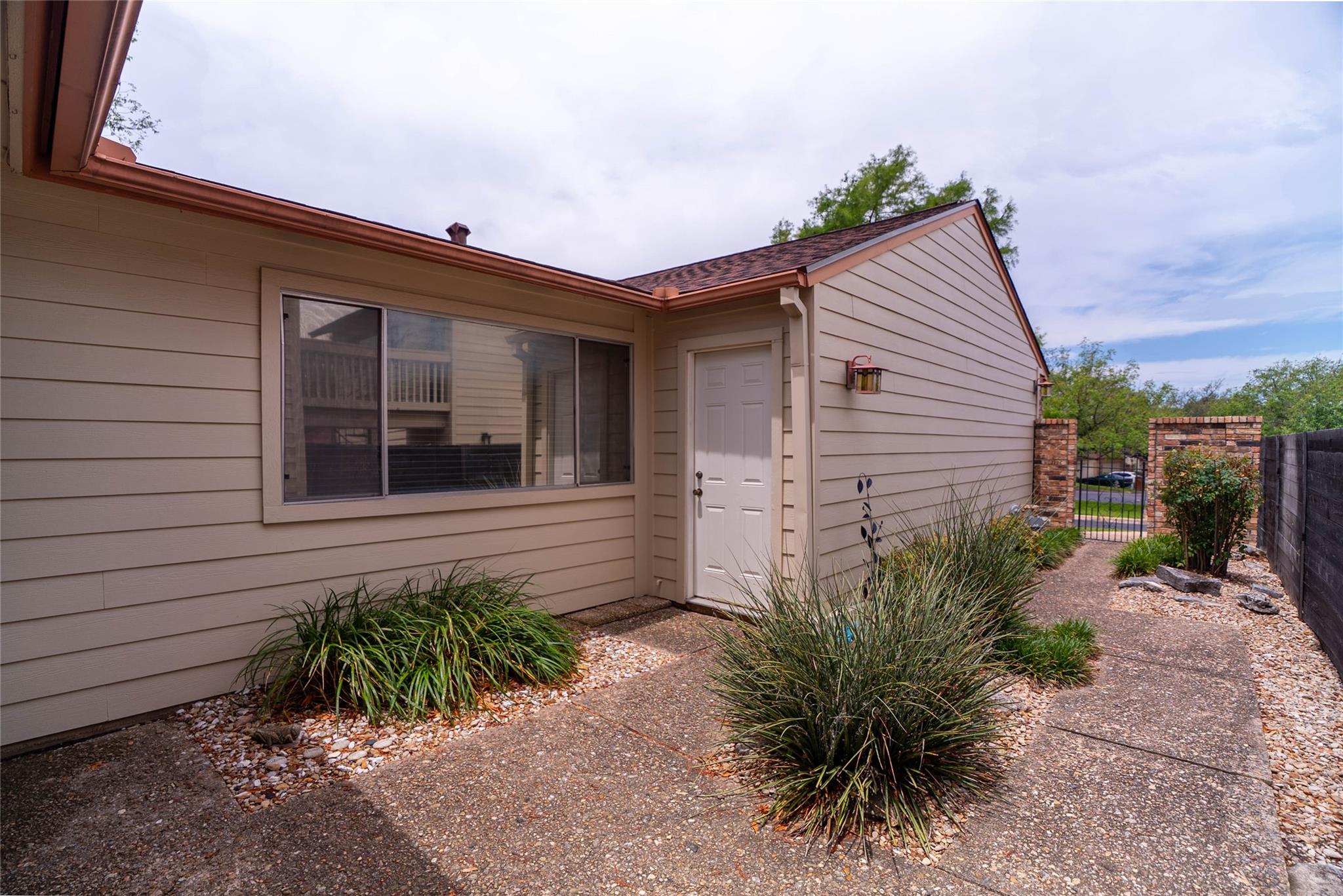 8403 Ardash Ln Property Photo 5
