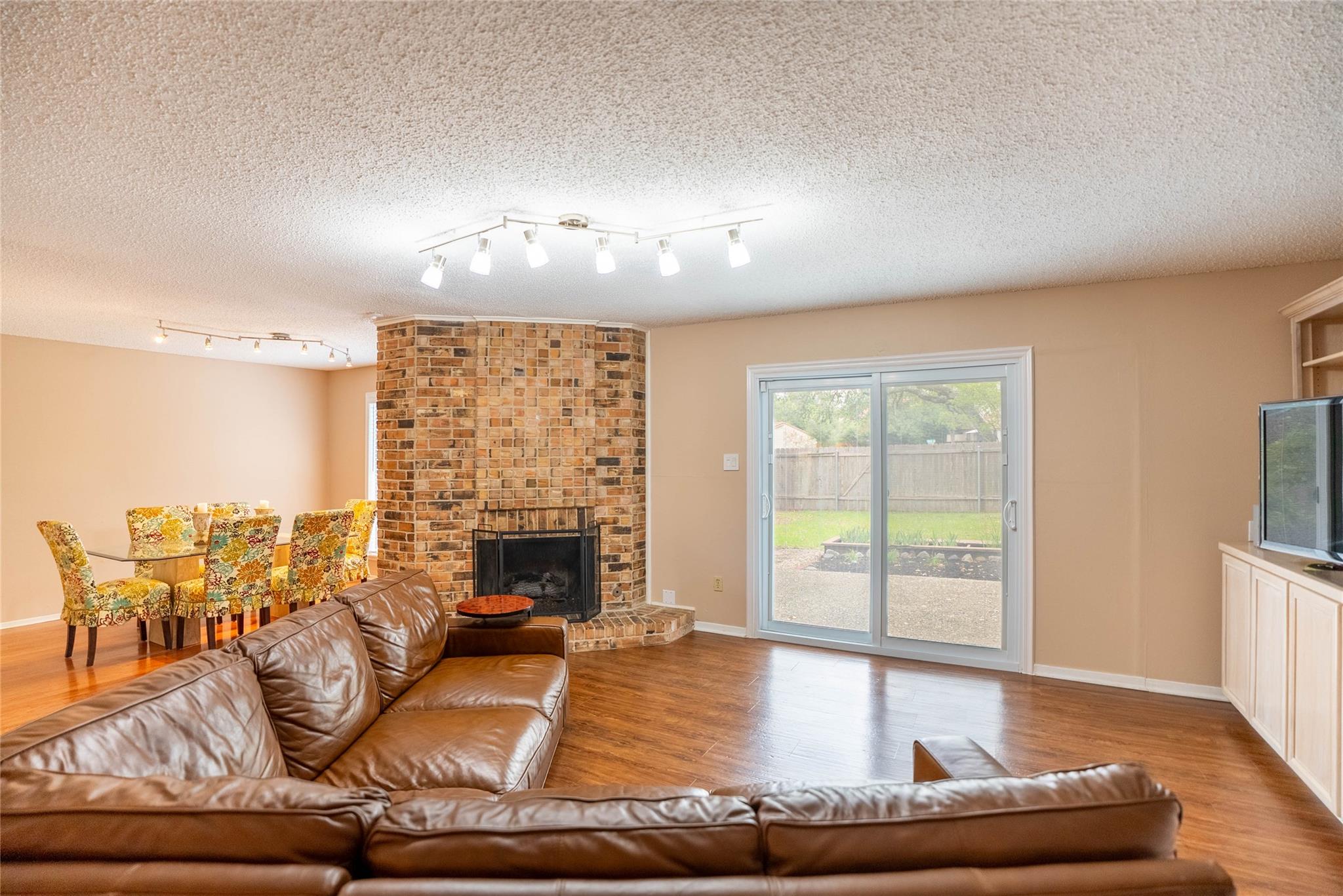 8403 Ardash Ln Property Photo 6