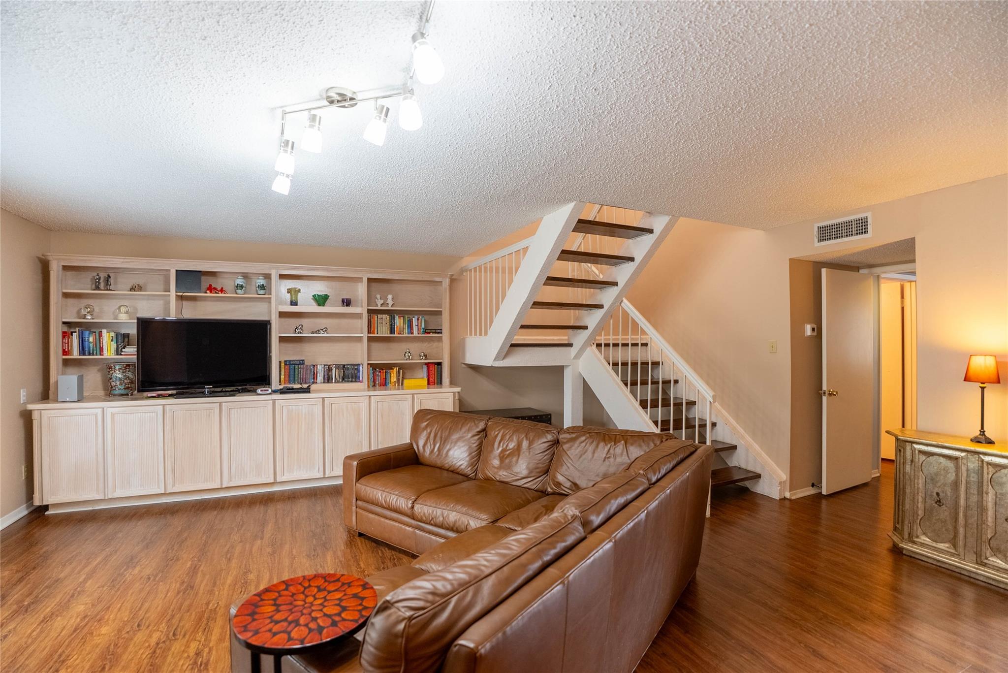 8403 Ardash Ln Property Photo 7