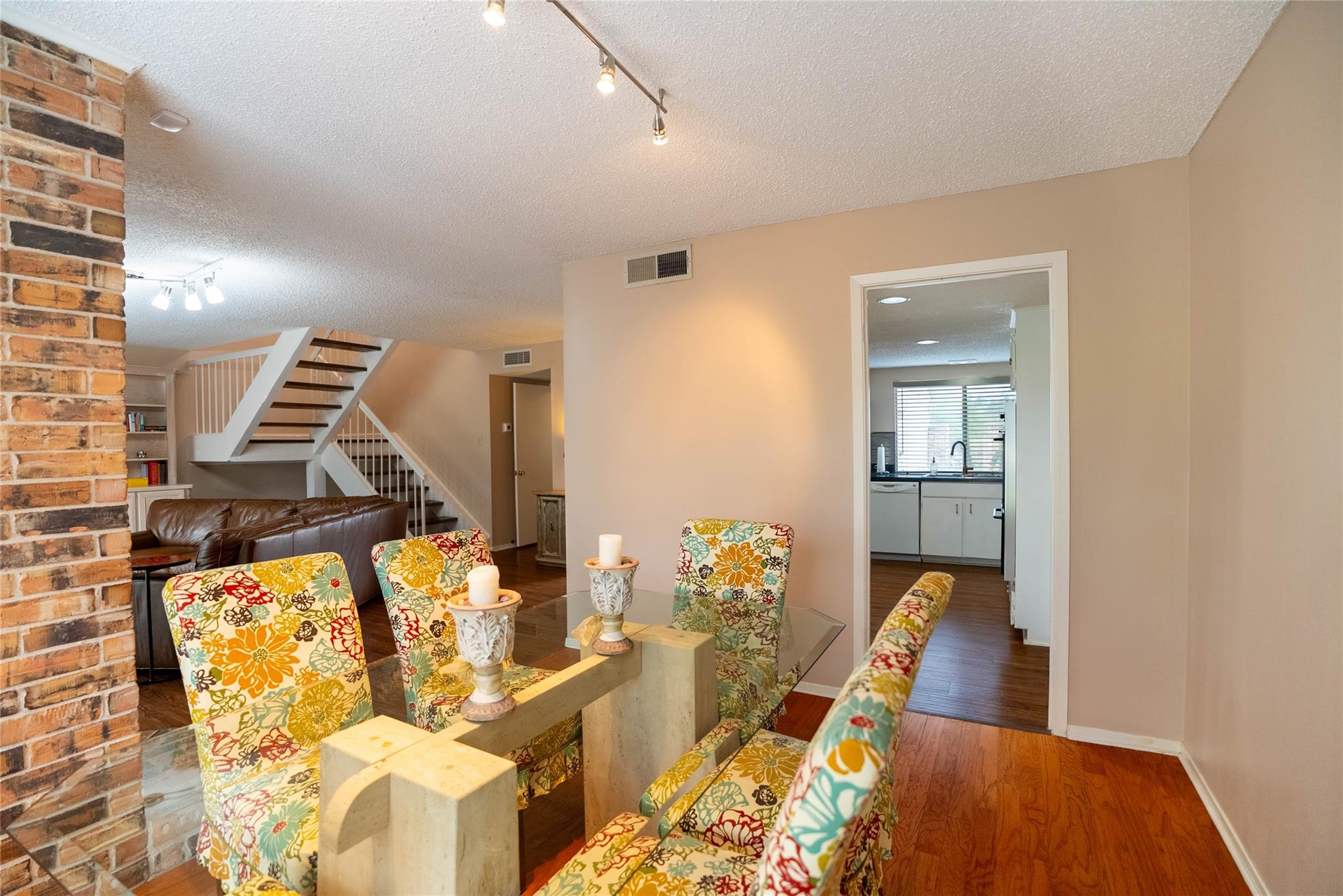 8403 Ardash Ln Property Photo 9
