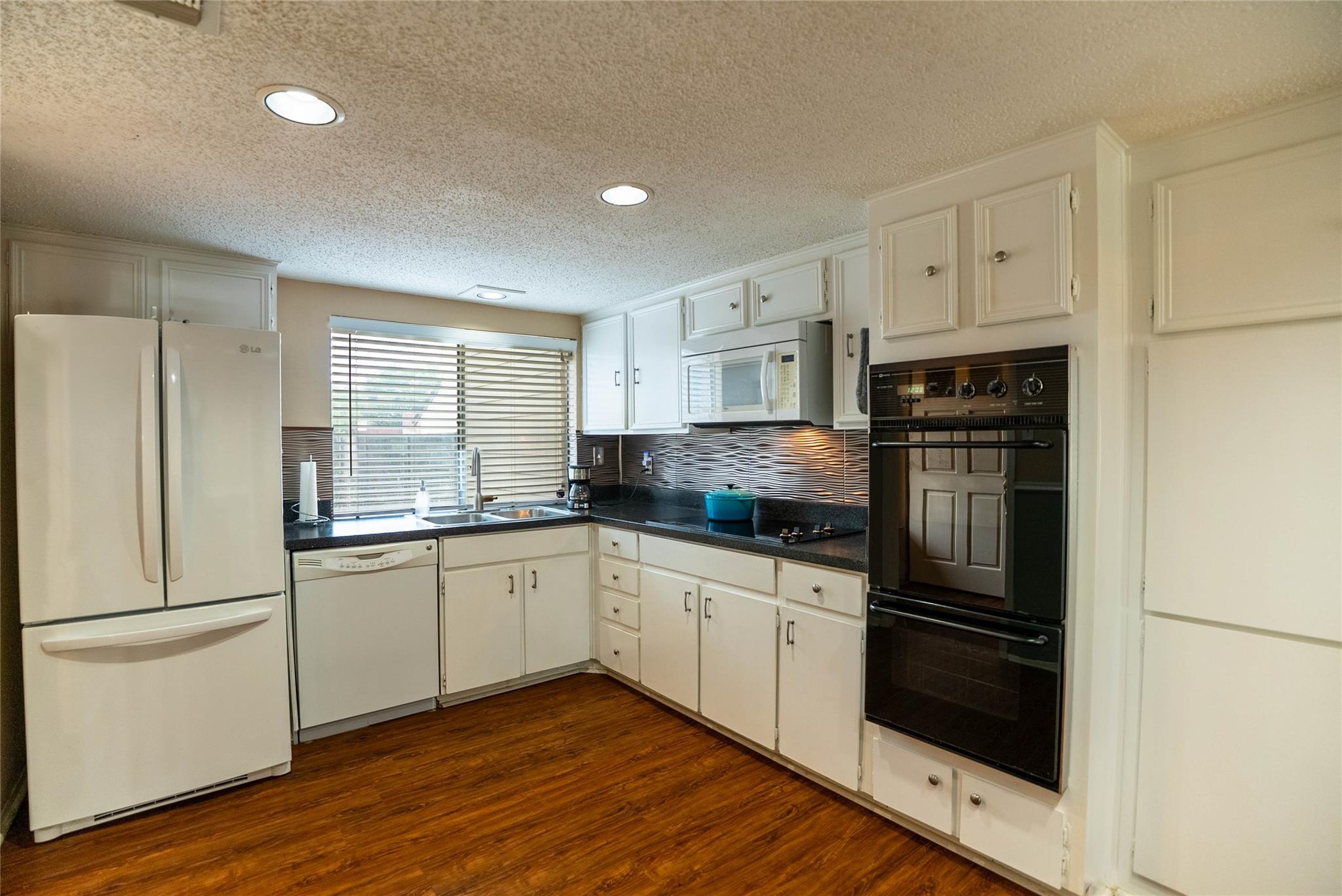 8403 Ardash Ln Property Photo 10