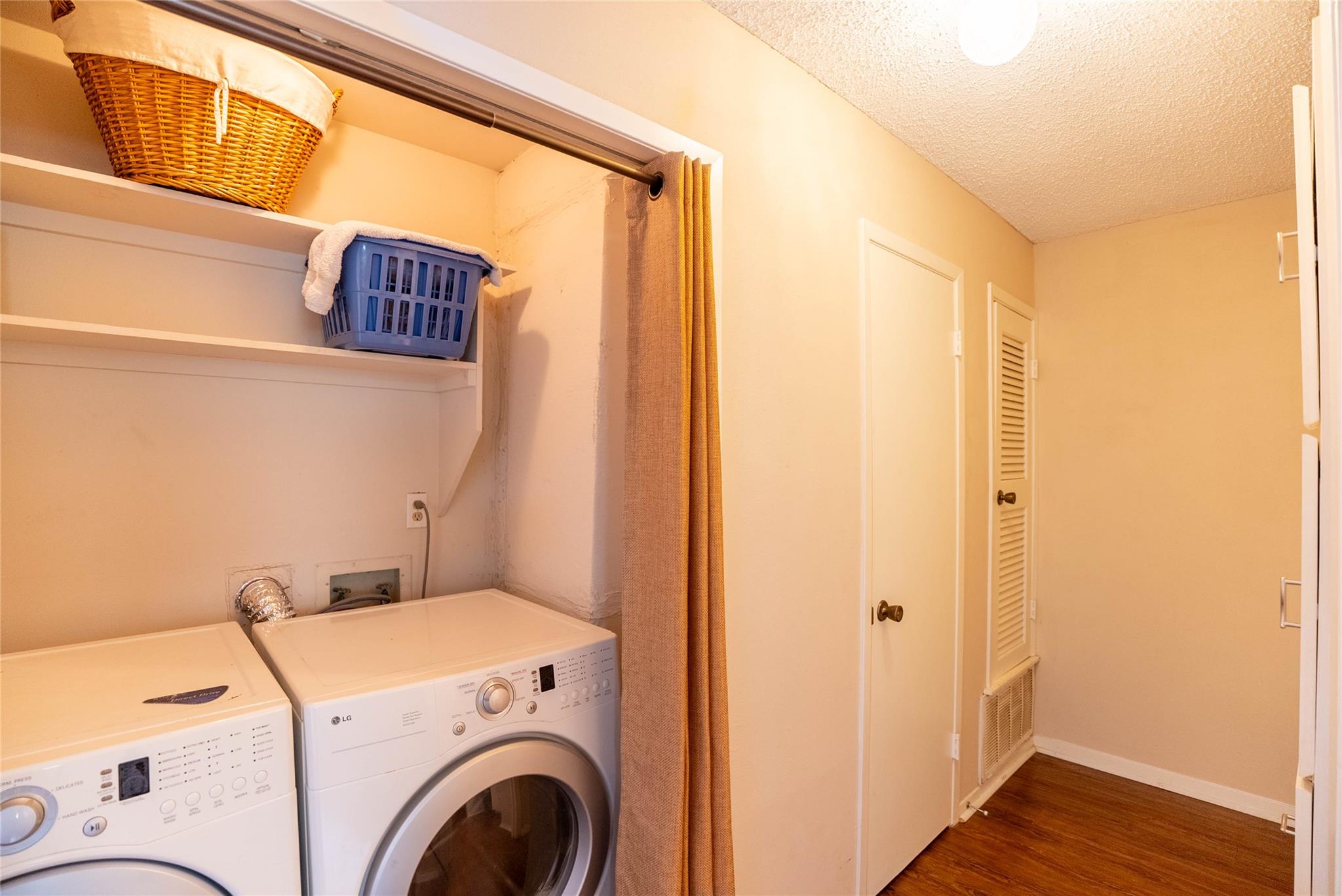 8403 Ardash Ln Property Photo 21