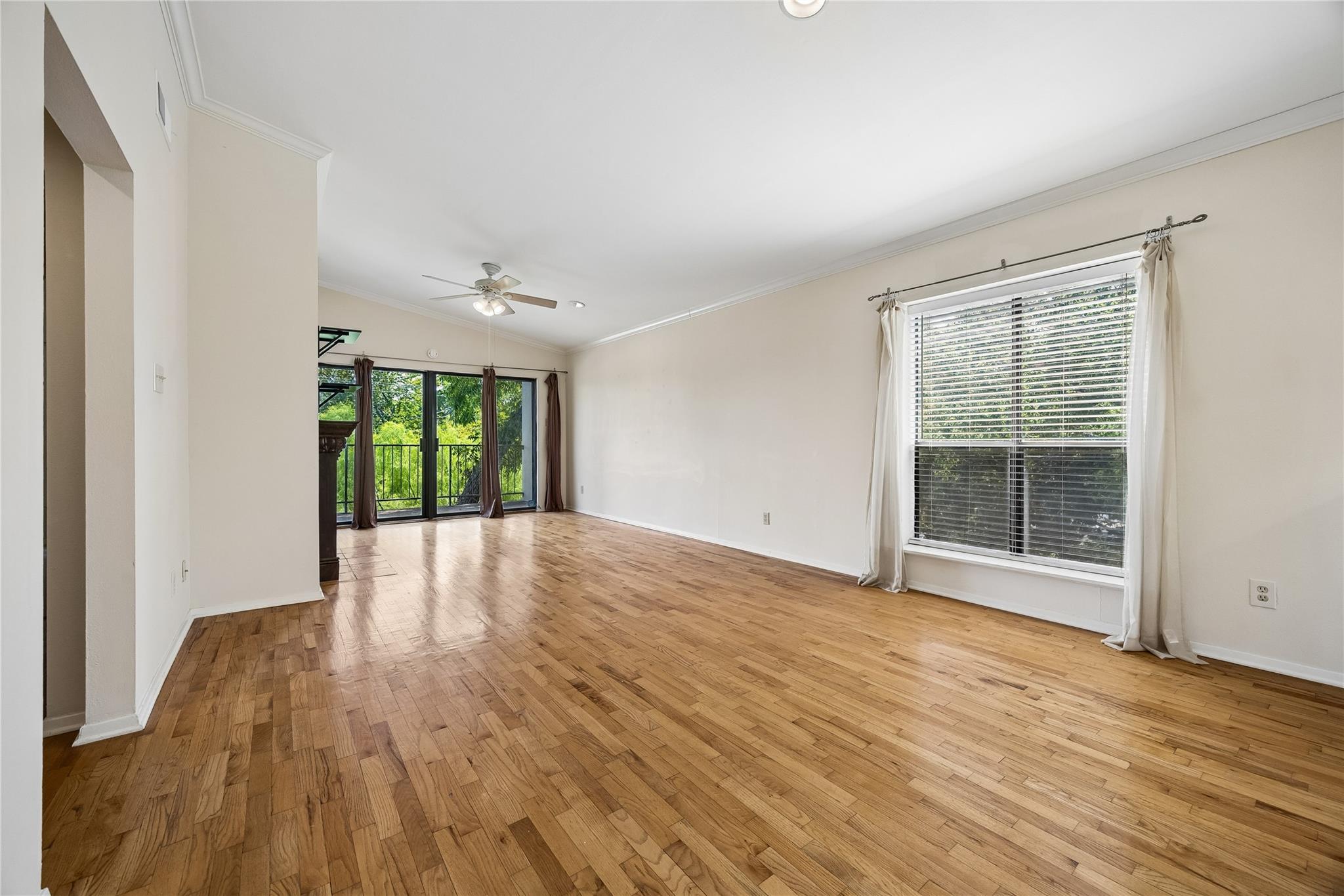 409 E 38th St #302 Property Photo 1