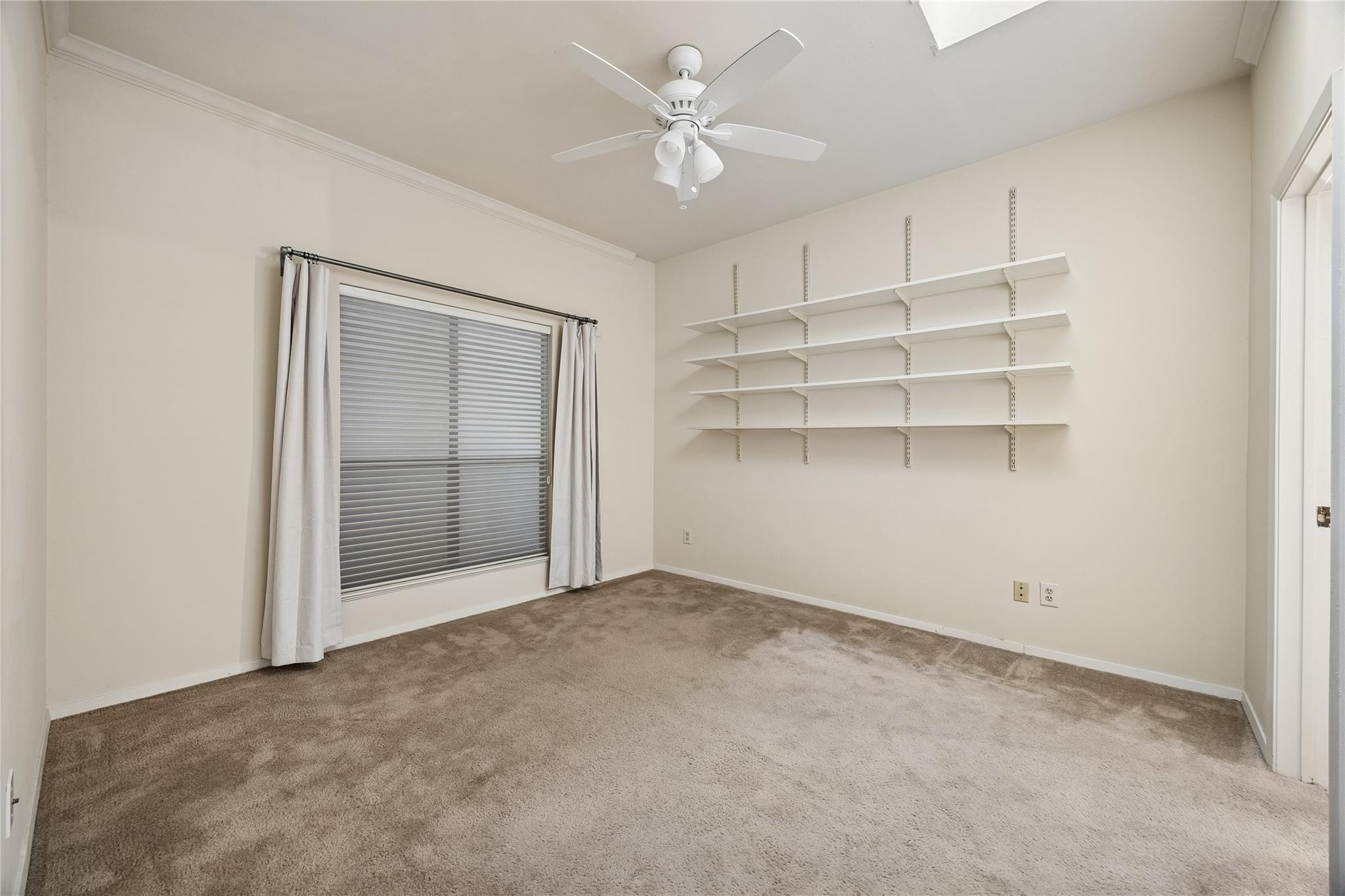 409 E 38th St #302 Property Photo 10