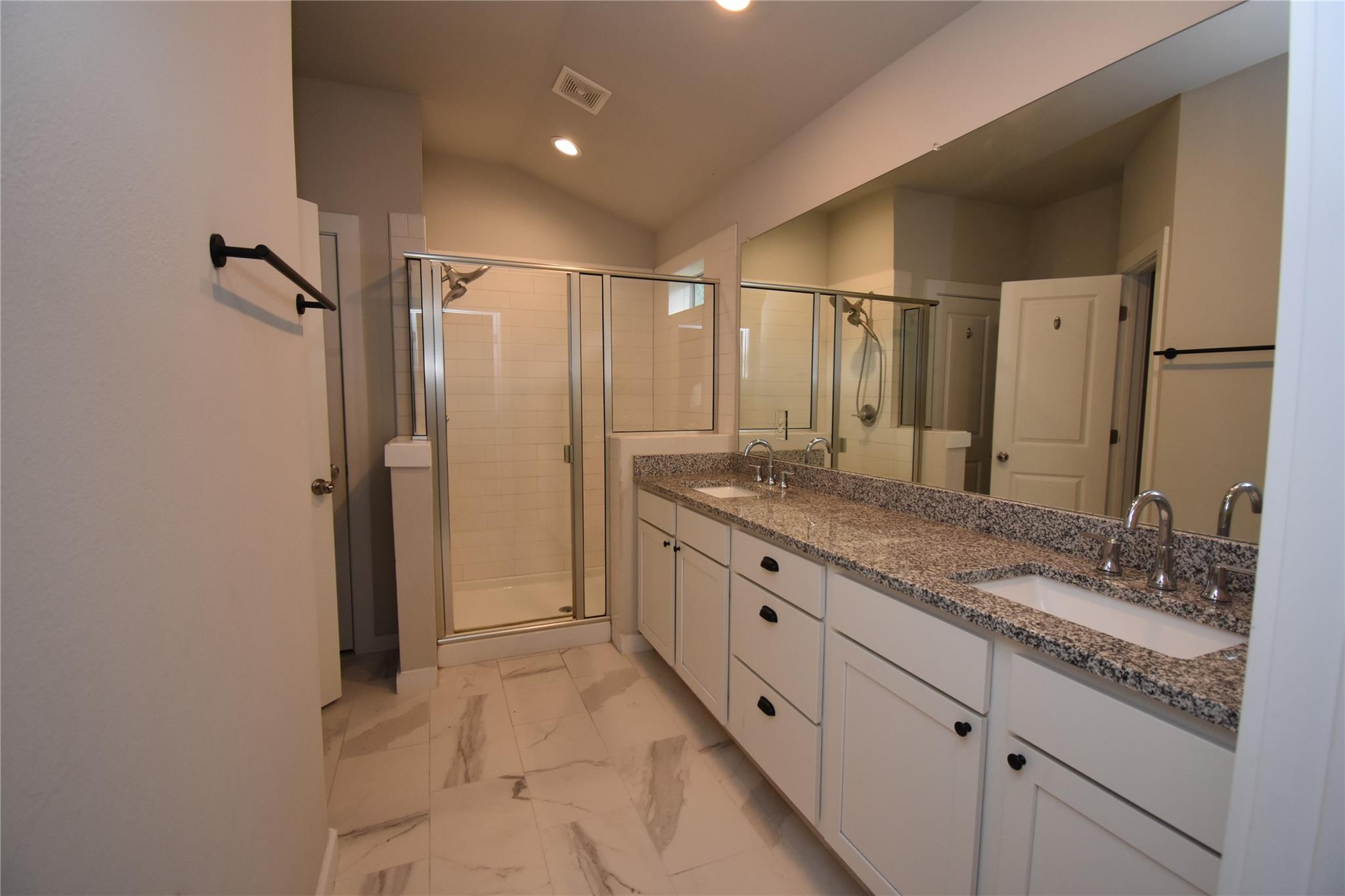 21209 Santa Carlo Ave Property Photo 5