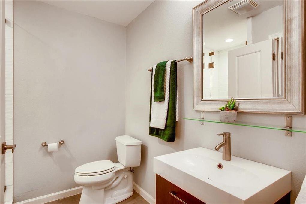 5004 Balcones Dr Property Photo 14