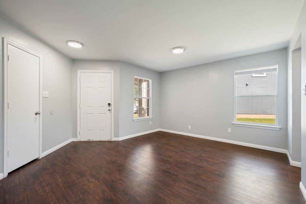 2100 Boyer Dr Property Photo 23