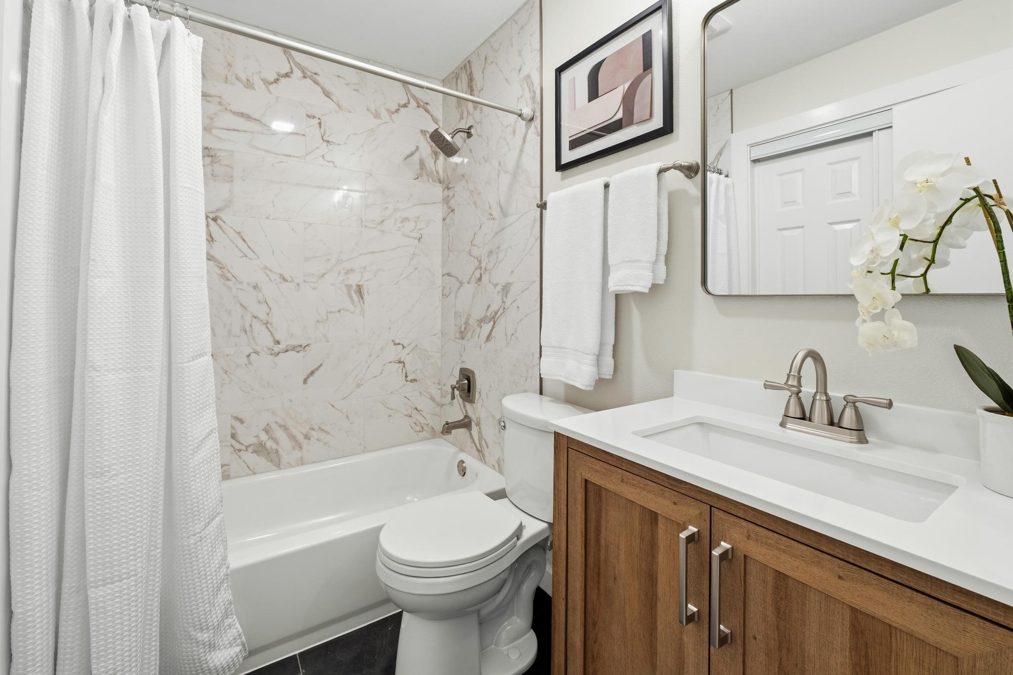 1015 E Yager Ln #187 Property Photo 12