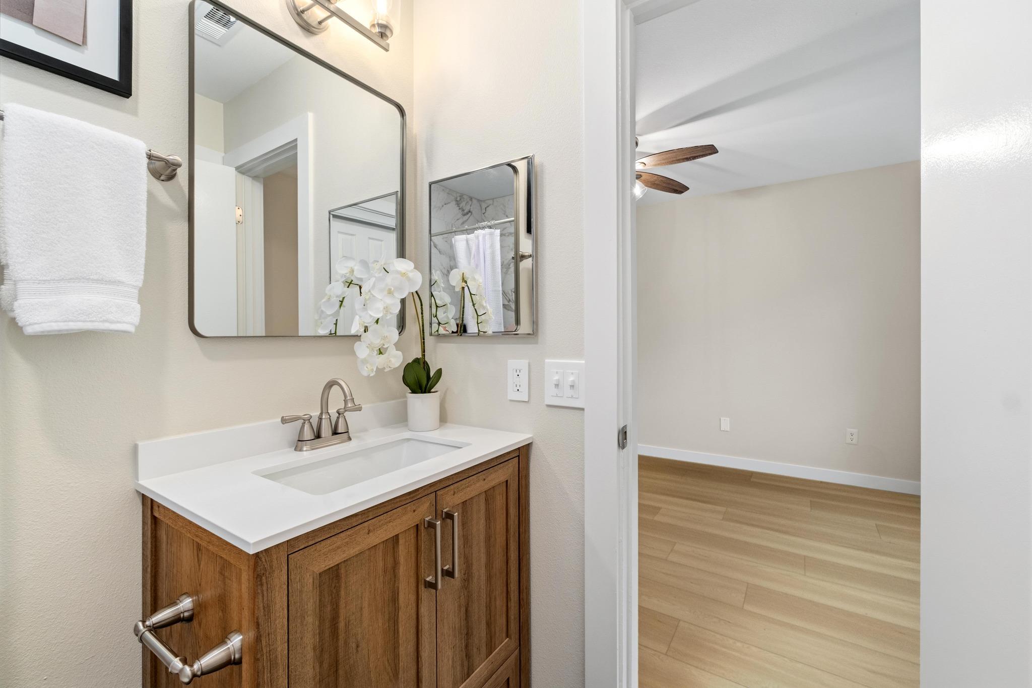 1015 E Yager Ln #187 Property Photo 13