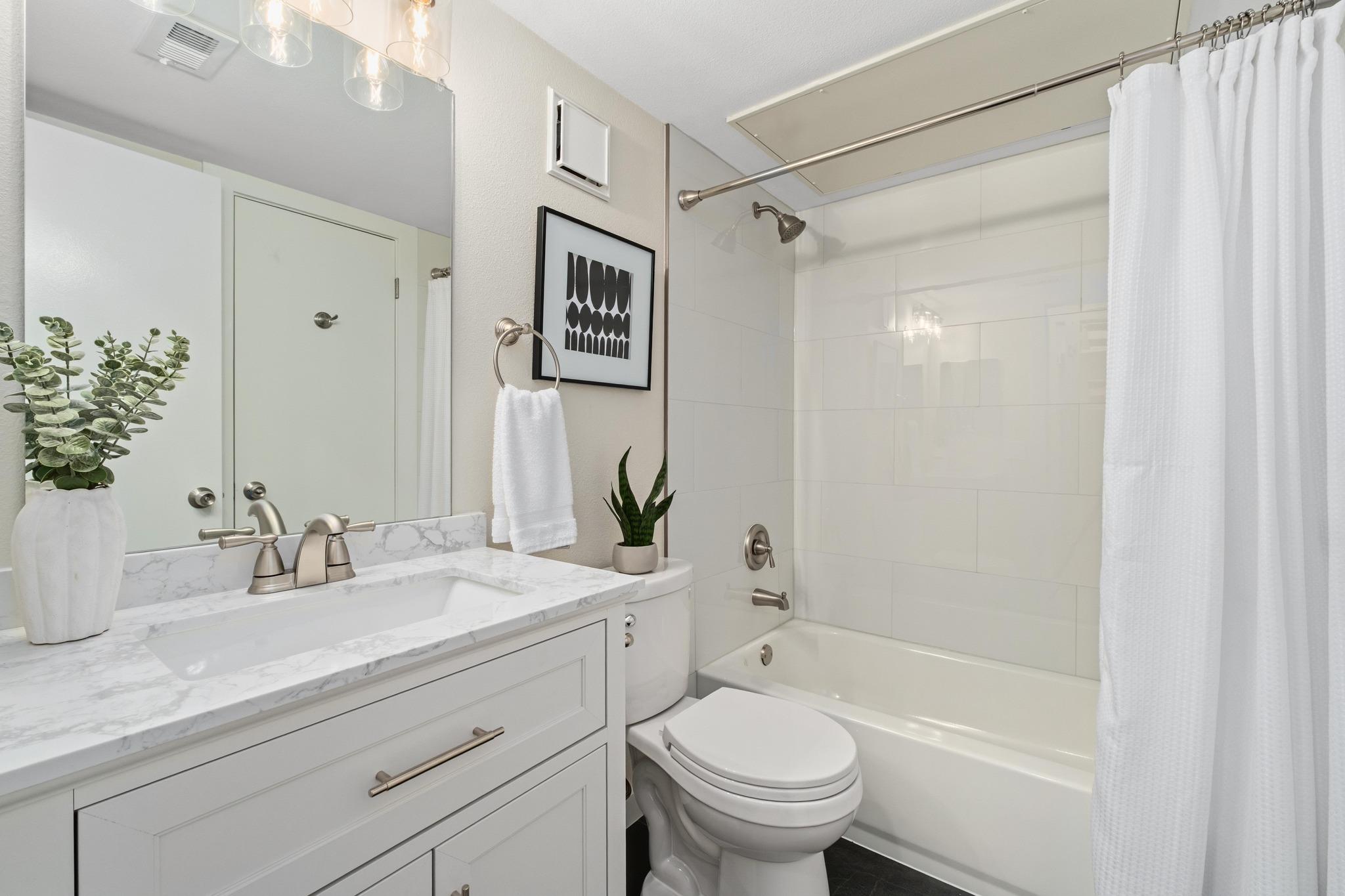 1015 E Yager Ln #187 Property Photo 17
